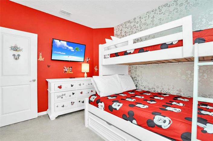 Image No.17-8 Bed Property for sale