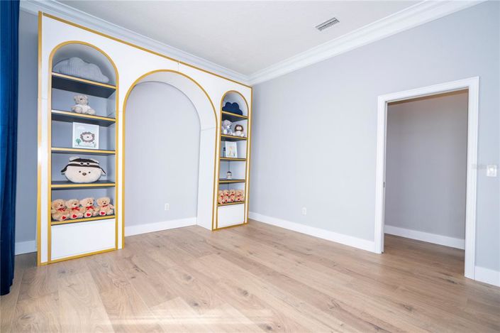 Image No.63-4 Bed Property for sale