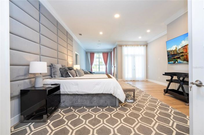 Image No.70-4 Bed Property for sale