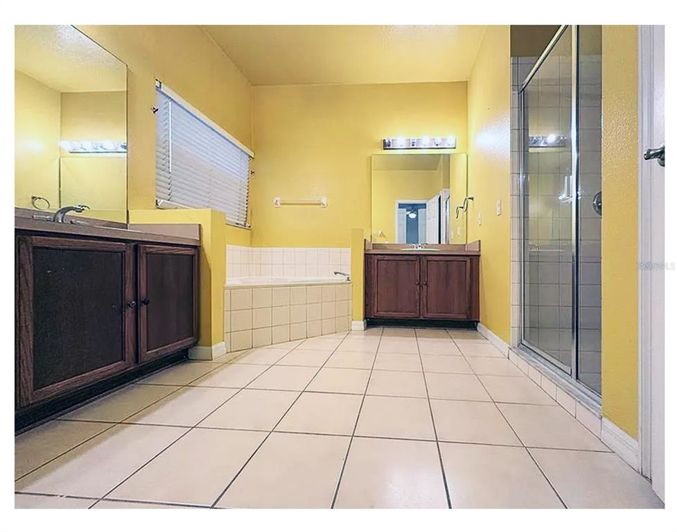 Image No.19-4 Bed Property for sale