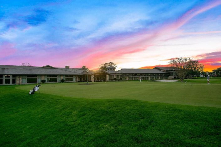 Image No.67-4 Bed Property for sale