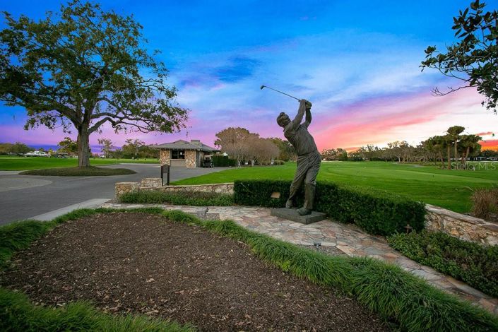 Image No.70-4 Bed Property for sale