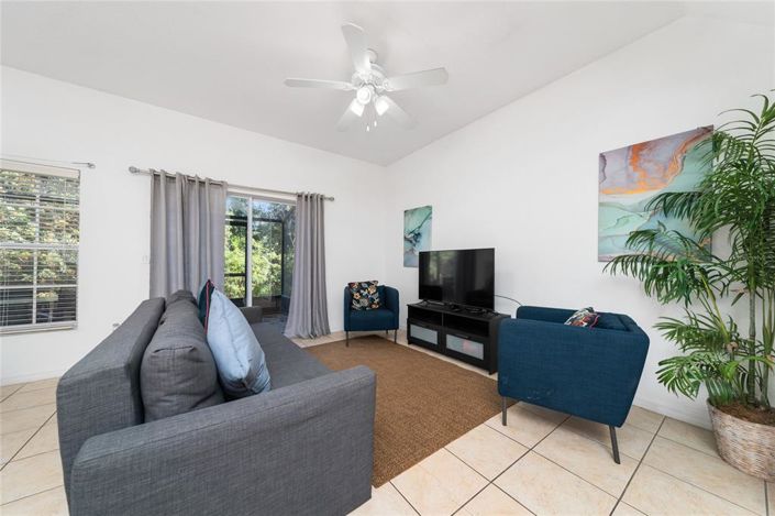 Image No.16-4 Bed Townhouse for sale