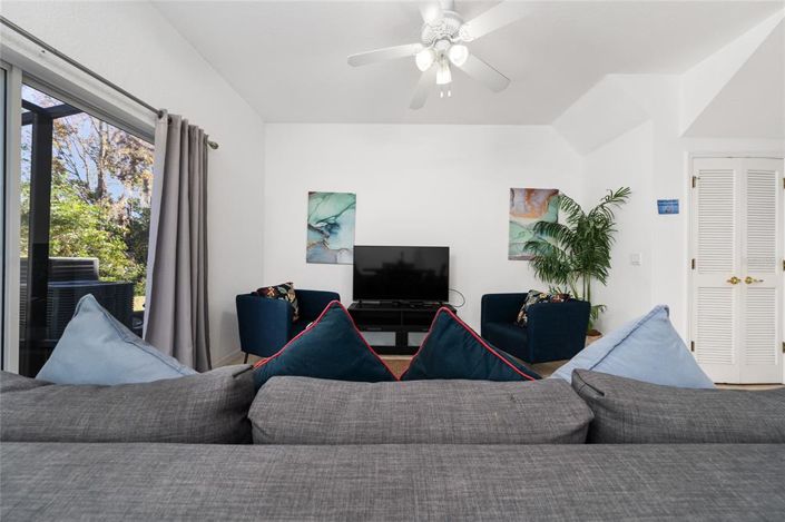 Image No.19-4 Bed Townhouse for sale