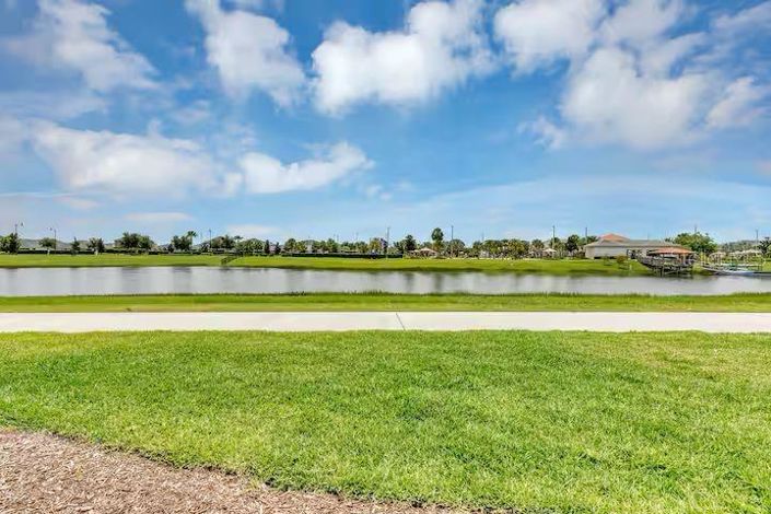 Image No.20-2 Bed Property for sale