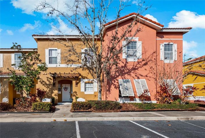 Image No.1-3 Bed Townhouse for sale