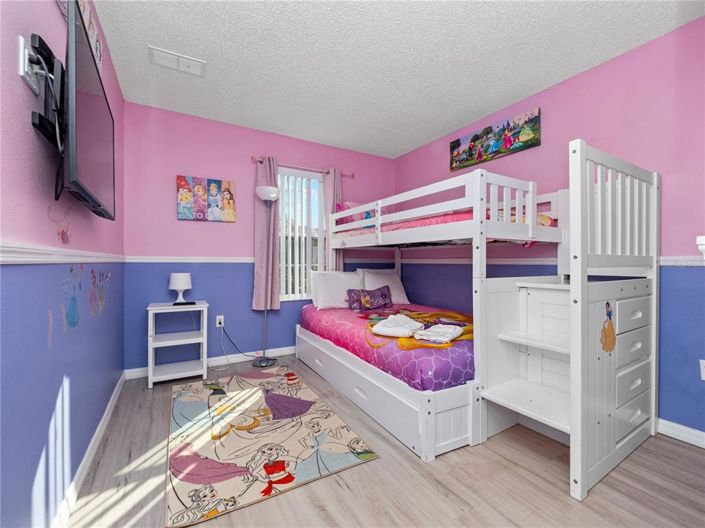 Image No.13-3 Bed Townhouse for sale