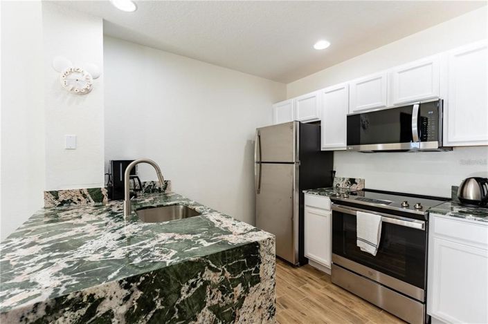 Image No.24-3 Bed Townhouse for sale