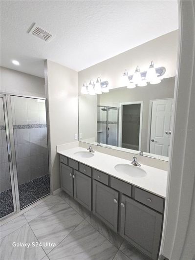 Image No.13-3 Bed Property for sale