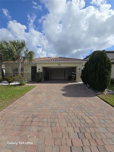 Image No.23-3 Bed Property for sale