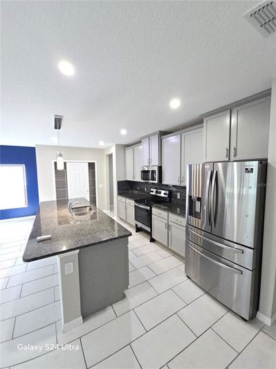 Image No.8-3 Bed Property for sale