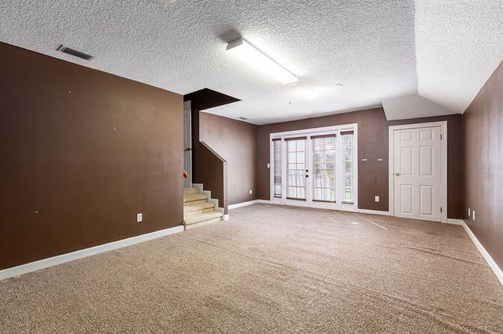 Image No.38-5 Bed Property for sale