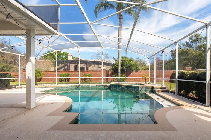 Image No.42-5 Bed Property for sale