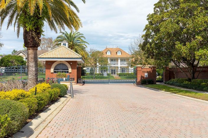 Image No.58-5 Bed Property for sale