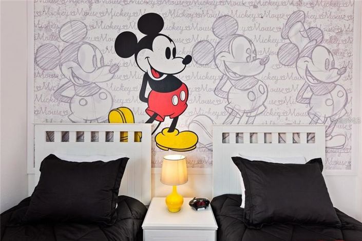 Image No.14-10 Bed Property for sale