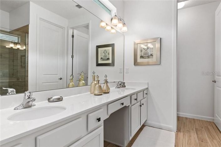 Image No.33-10 Bed Property for sale