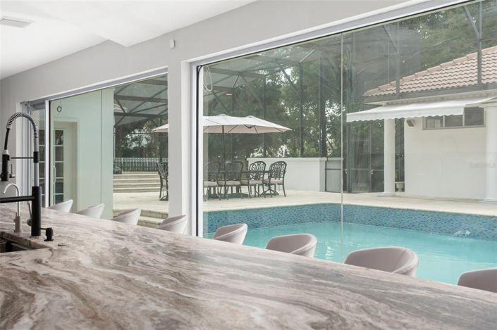 Image No.27-6 Bed Property for sale