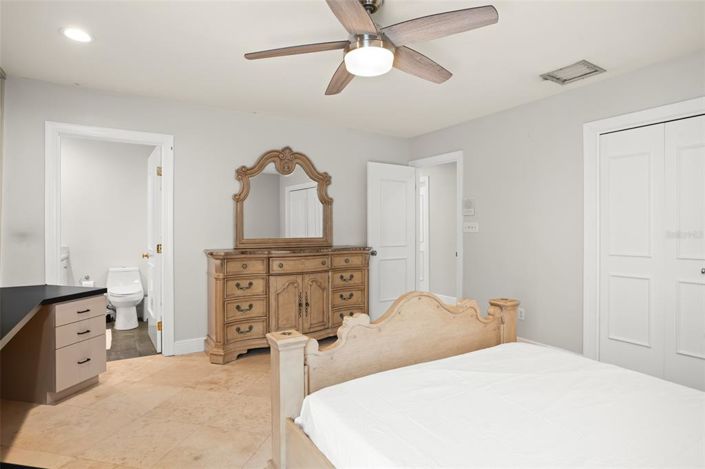 Image No.51-6 Bed Property for sale