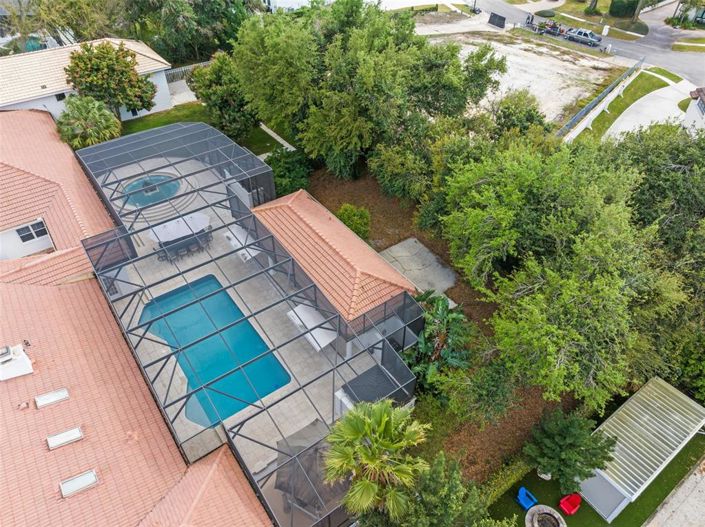 Image No.8-6 Bed Property for sale