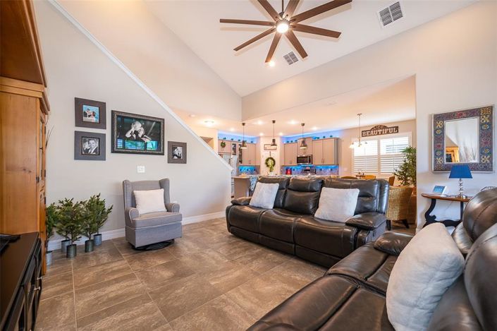 Image No.11-5 Bed Property for sale