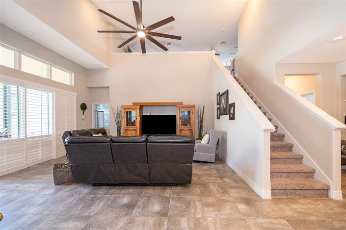 Image No.12-5 Bed Property for sale