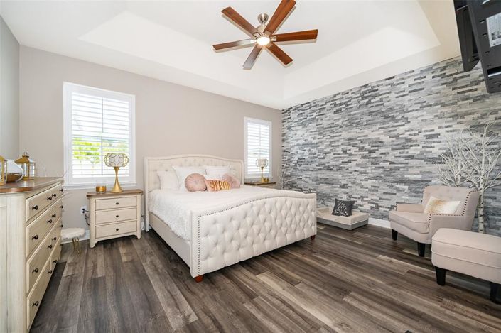 Image No.14-5 Bed Property for sale