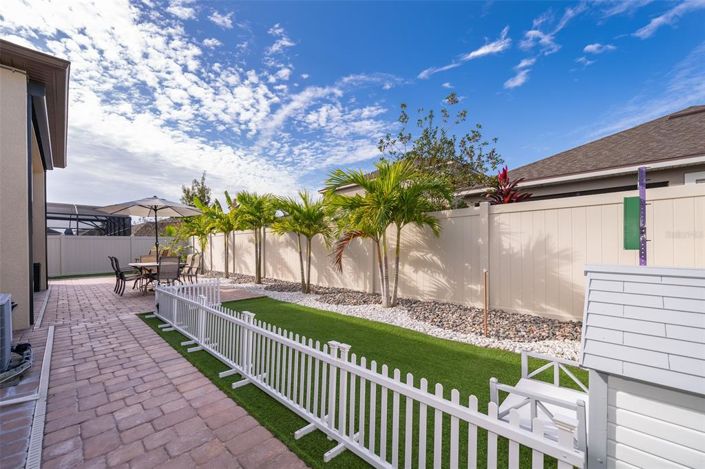 Image No.30-5 Bed Property for sale