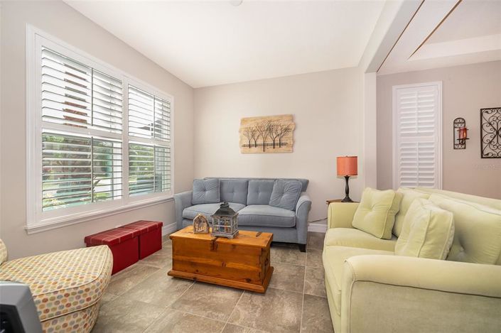 Image No.5-5 Bed Property for sale