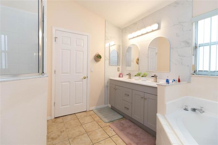 Image No.16-4 Bed Property for sale