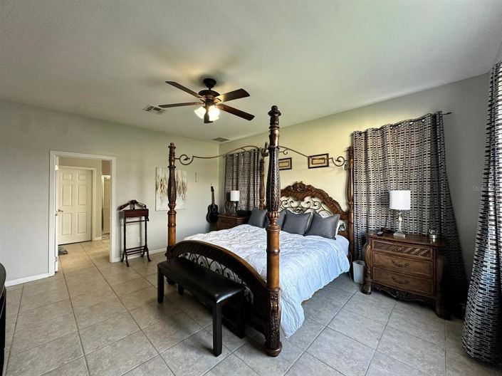 Image No.28-5 Bed Property for sale