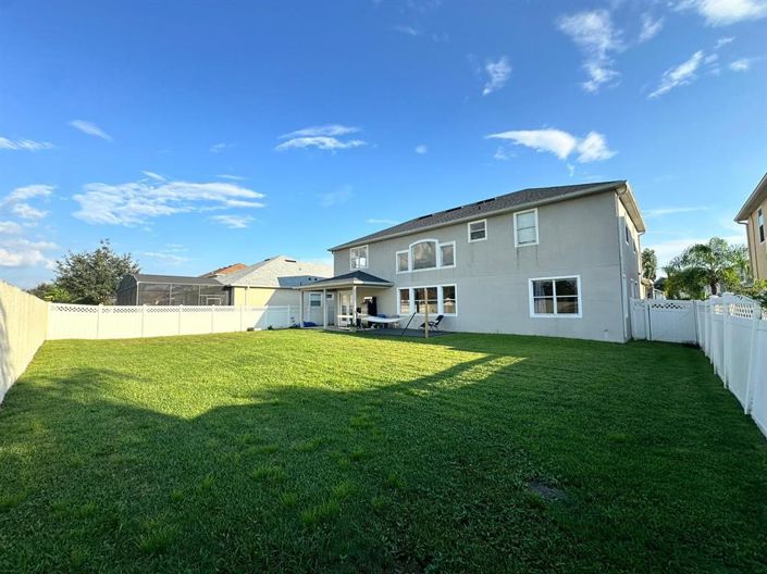 Image No.38-5 Bed Property for sale