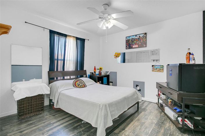 Image No.18-5 Bed Property for sale