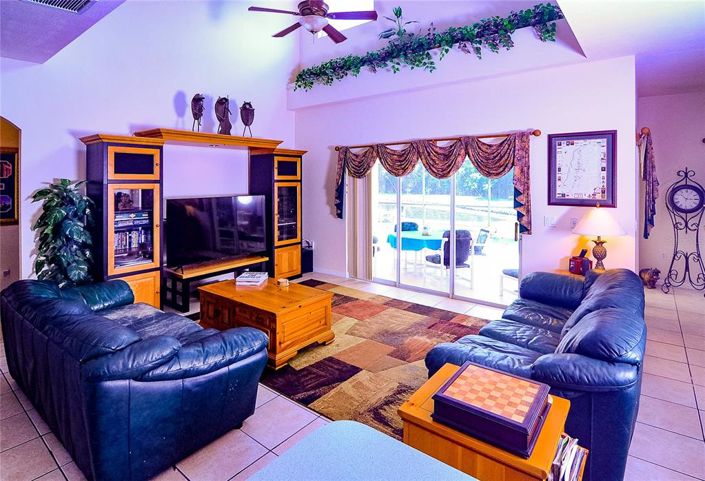 Image No.4-Propriété de 6 chambres à vendre à Kissimmee