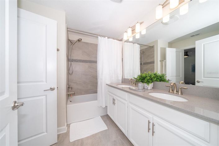 Image No.15-4 Bed Townhouse for sale