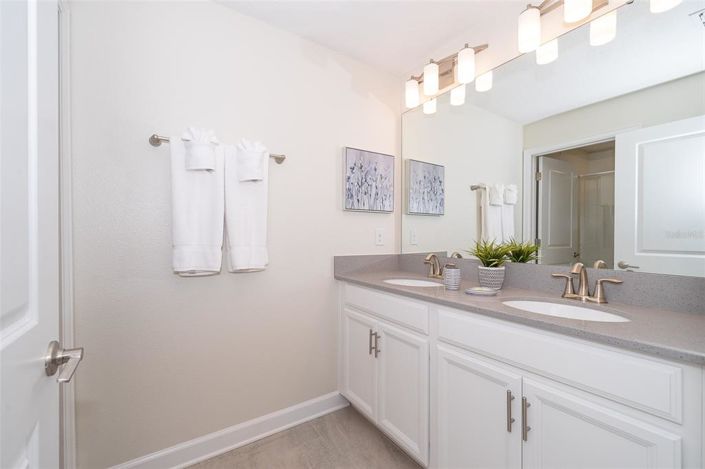 Image No.17-4 Bed Townhouse for sale