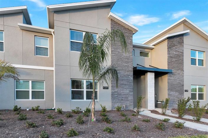 Image No.2-4 Bed Townhouse for sale