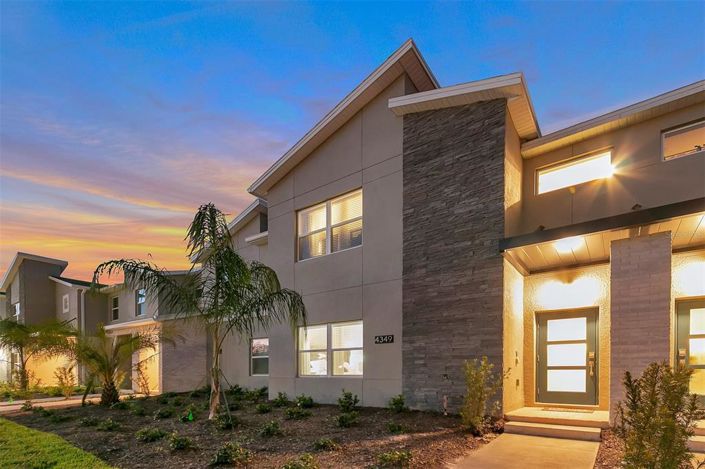 Image No.32-4 Bed Townhouse for sale