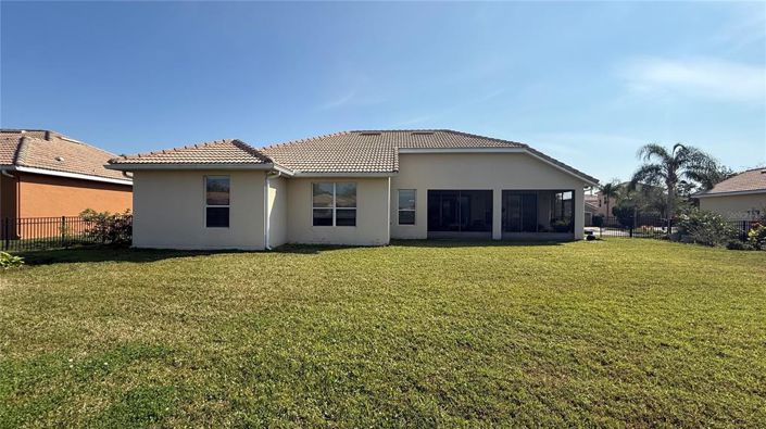 Image No.17-4 Bed Property for sale