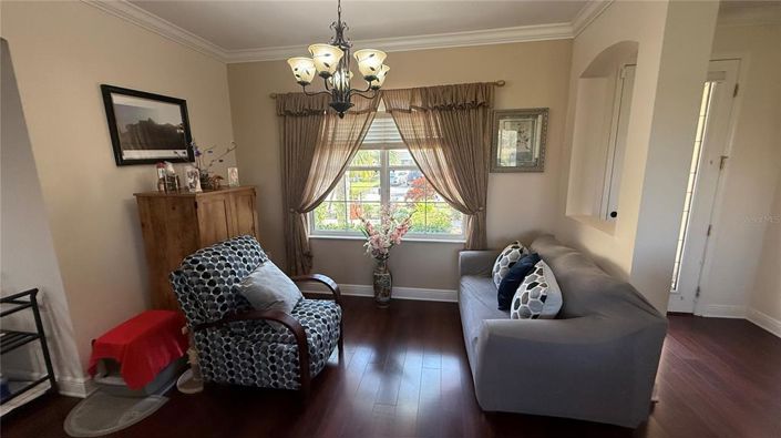 Image No.4-4 Bed Property for sale