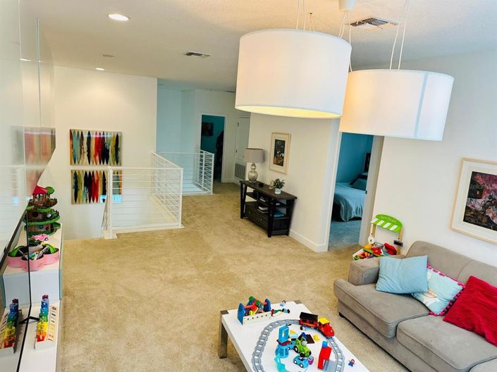 Image No.17-8 Bed Property for sale