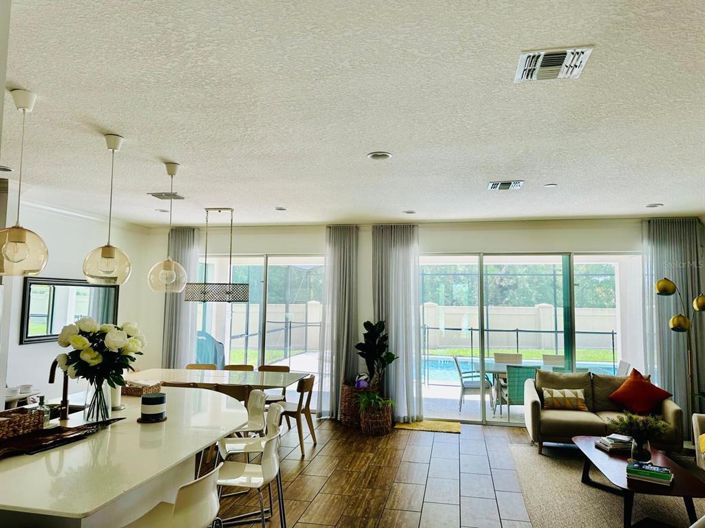 Image No.21-8 Bed Property for sale