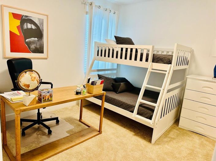 Image No.26-8 Bed Property for sale