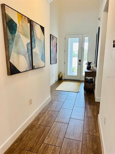 Image No.9-8 Bed Property for sale