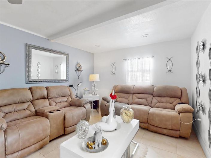 Image No.2-2 Bed Property for sale