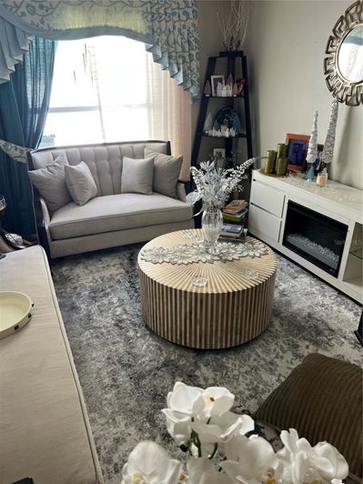 Image No.10-3 Bed Property for sale