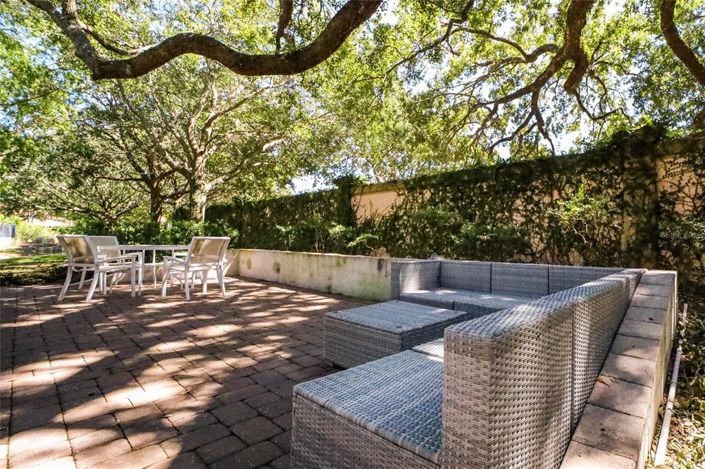 Image No.65-3 Bed Townhouse for sale