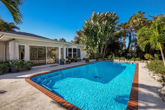 Image No.32-4 Bed Property for sale