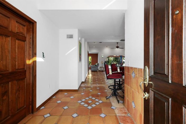 Image No.5-4 Bed Property for sale