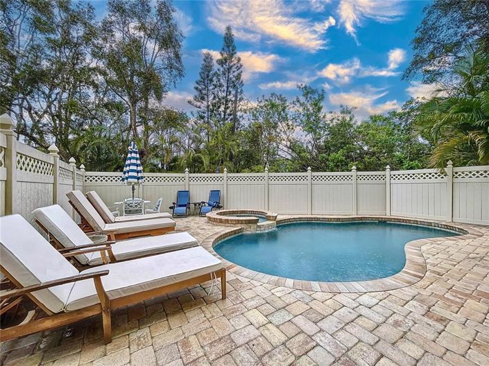 Image No.6-3 Bed Property for sale