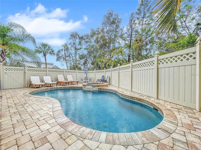 Image No.68-3 Bed Property for sale